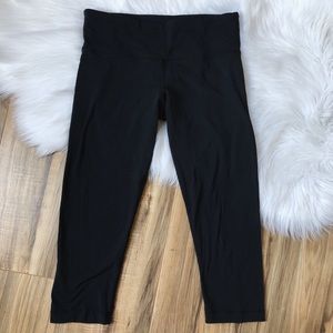 Lululemon Black Athletic Crop Pants // Size 6